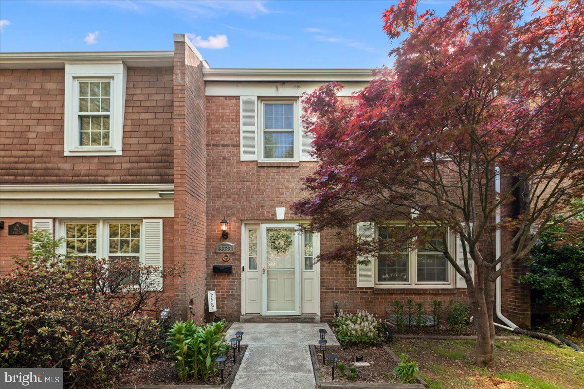 9623 Blake Lane Fairfax, VA 22031 - Photo 3 of 60 front view of a house