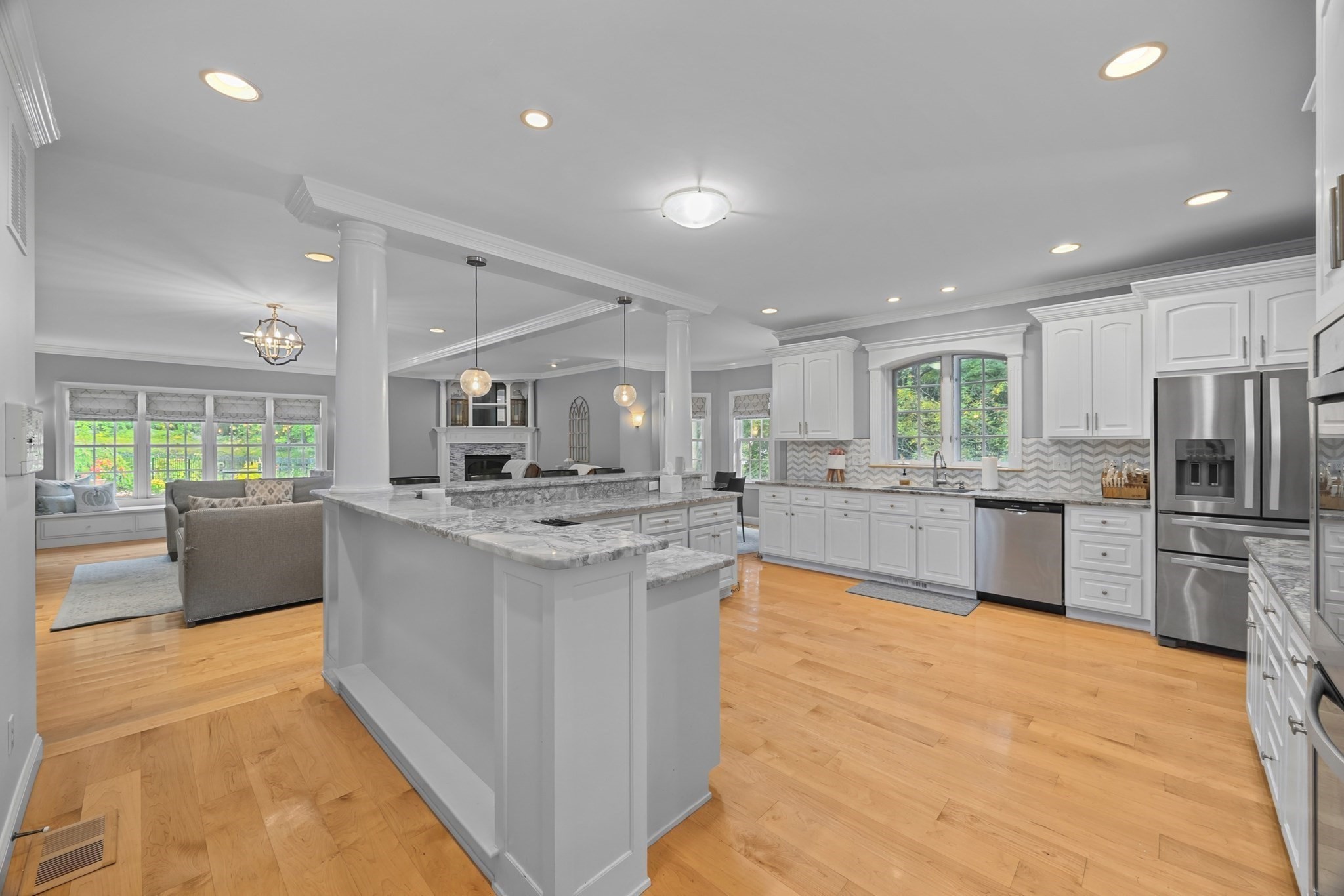 75 Spring Street Shrewsbury, MA 01545 - Photo 4 of 41 Gallery Image 4