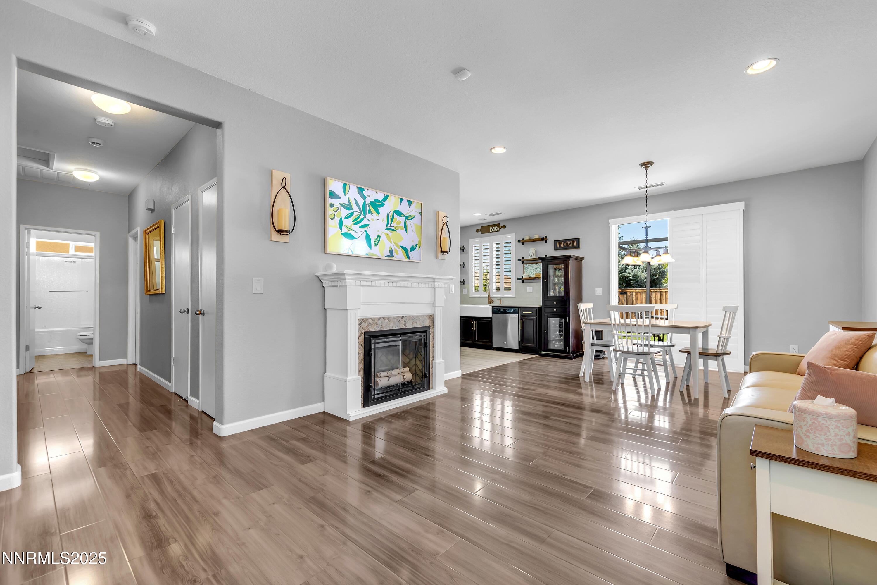 315 Pesaro Way Reno, NV 89521 - Photo 4 of 36 Pesaro315-007