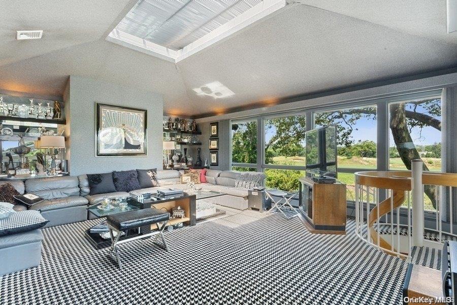 30 Thixton Drive Hewlett, NY 11557 - Photo 16 of 34