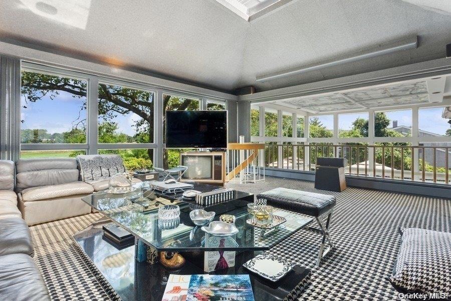 30 Thixton Drive Hewlett, NY 11557 - Photo 17 of 34