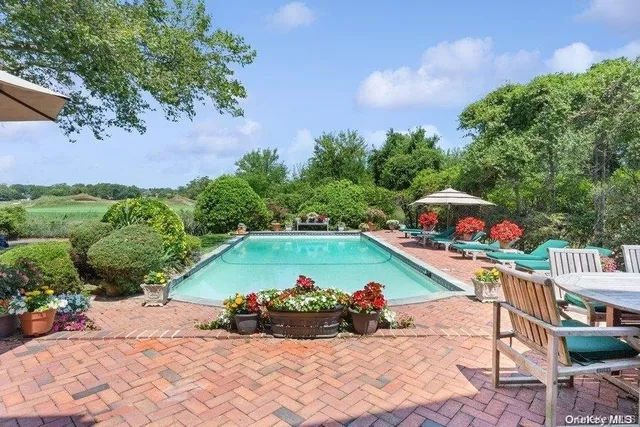 $2,150,000 | 30 Thixton Drive, Hewlett, NY 11557