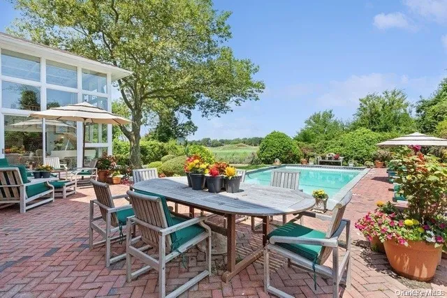 $2,150,000 | 30 Thixton Drive, Hewlett, NY 11557