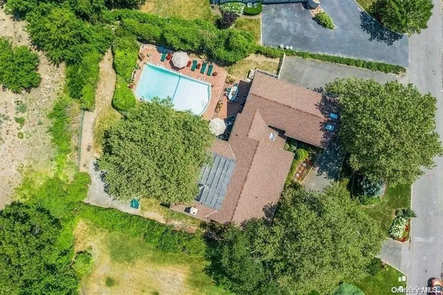 $2,150,000 | 30 Thixton Drive, Hewlett, NY 11557