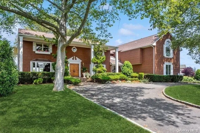 $2,150,000 | 30 Thixton Drive, Hewlett, NY 11557