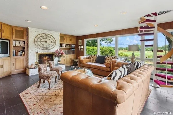 $2,150,000 | 30 Thixton Drive, Hewlett, NY 11557