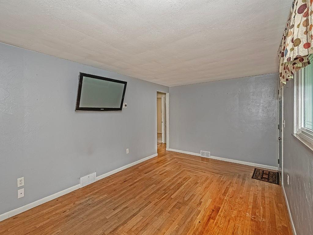 145 Old Rte 8 South Valencia, PA 16059 - Photo 12 of 26 Gallery Image 12