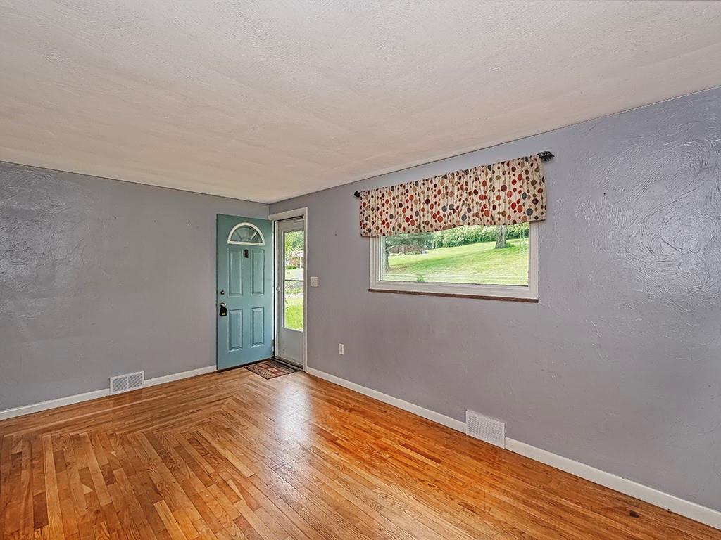 145 Old Rte 8 South Valencia, PA 16059 - Photo 10 of 26 Gallery Image 10