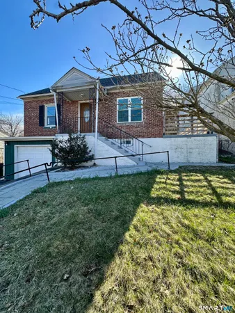 $364,900 | 590 North Walnut Street, Waterbury, CT 06704