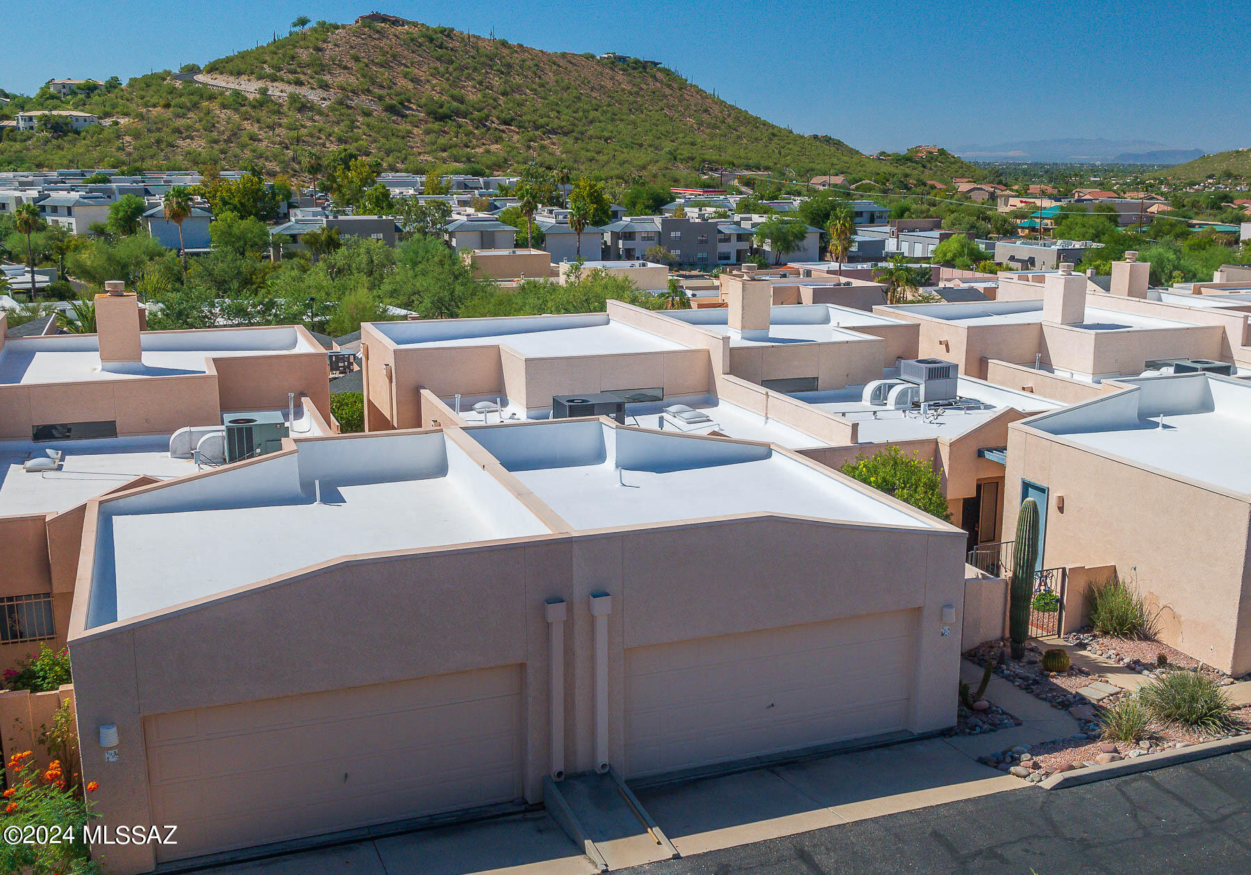 4984 North Valle Road Tucson, AZ 85750 - Photo 2 of 48