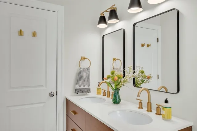 $1,150,000 | 56 Bartlett Street, Unit 56, Watertown, MA 02472