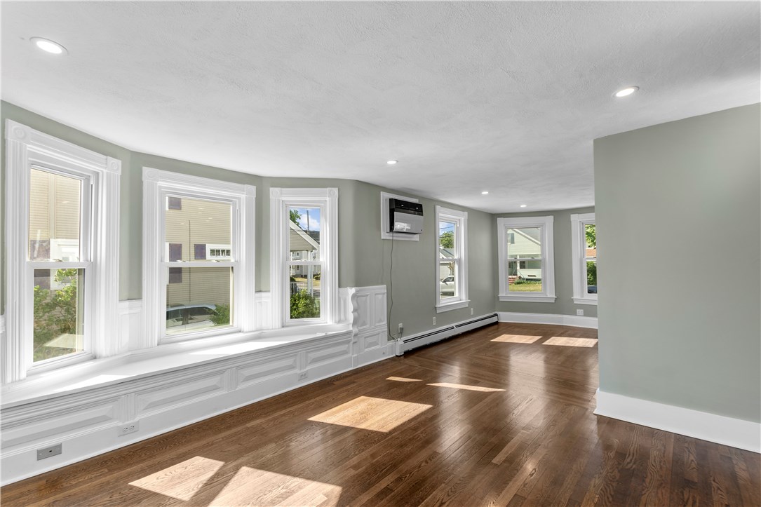 39 Crescent Road Pawtucket, RI 02861 - Photo 7 of 47
