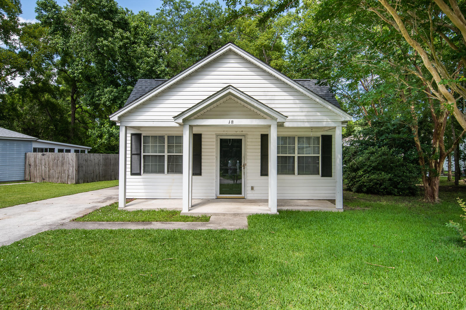 18 Timberleaf Court Charleston, SC 29407 - Photo 1 of 23 18Timberleaf-1