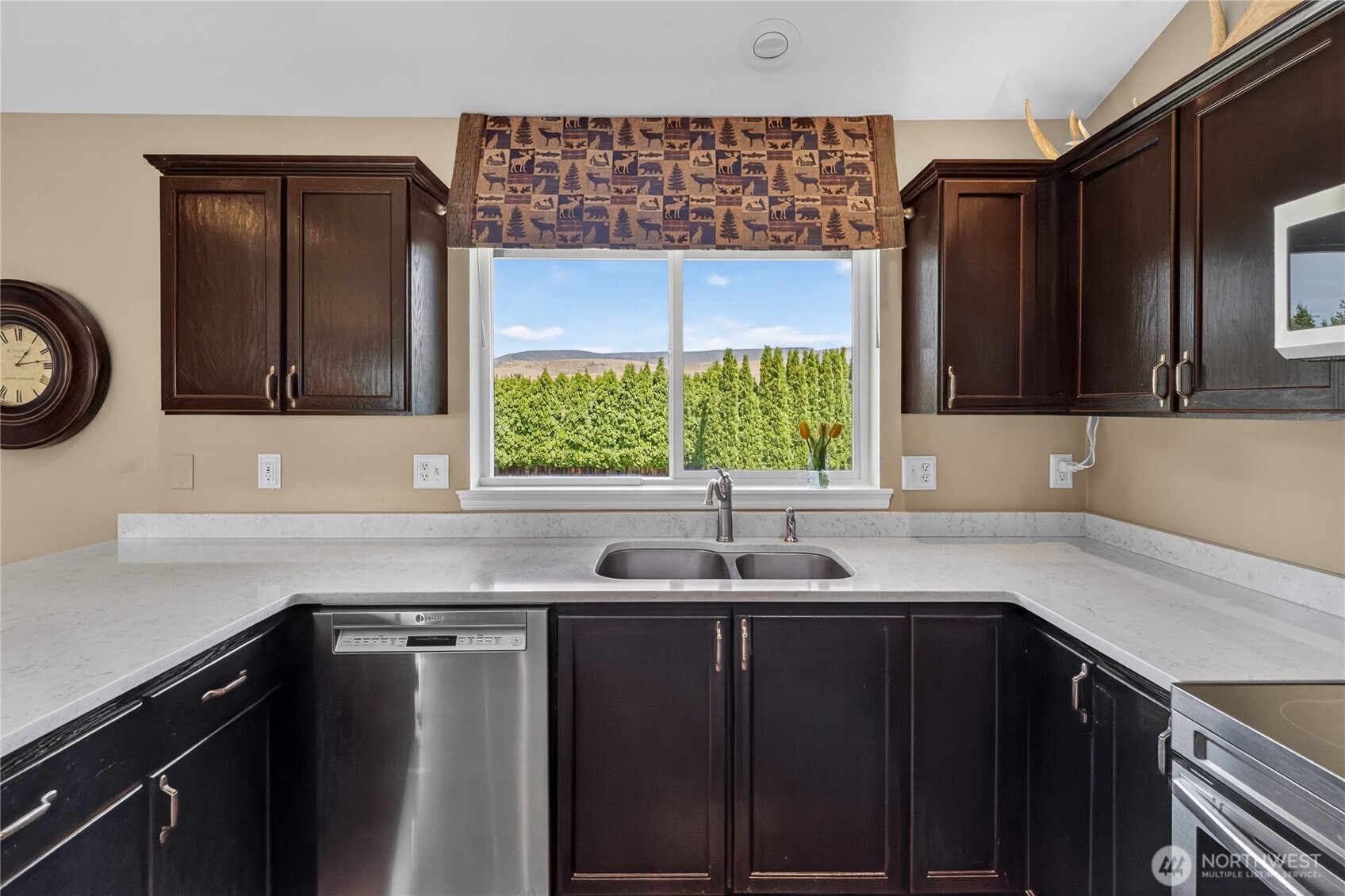 2386 Fancher Field Road East Wenatchee, WA 98802 - Photo 15 of 39