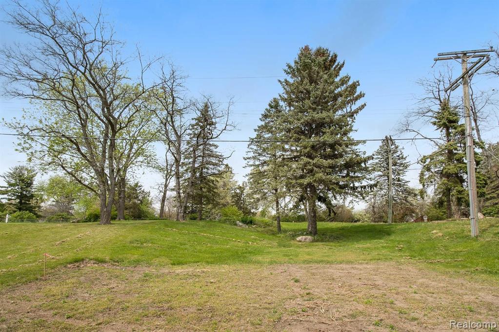 158 Clifford Road Brighton, MI 48116 - Photo 6 of 23