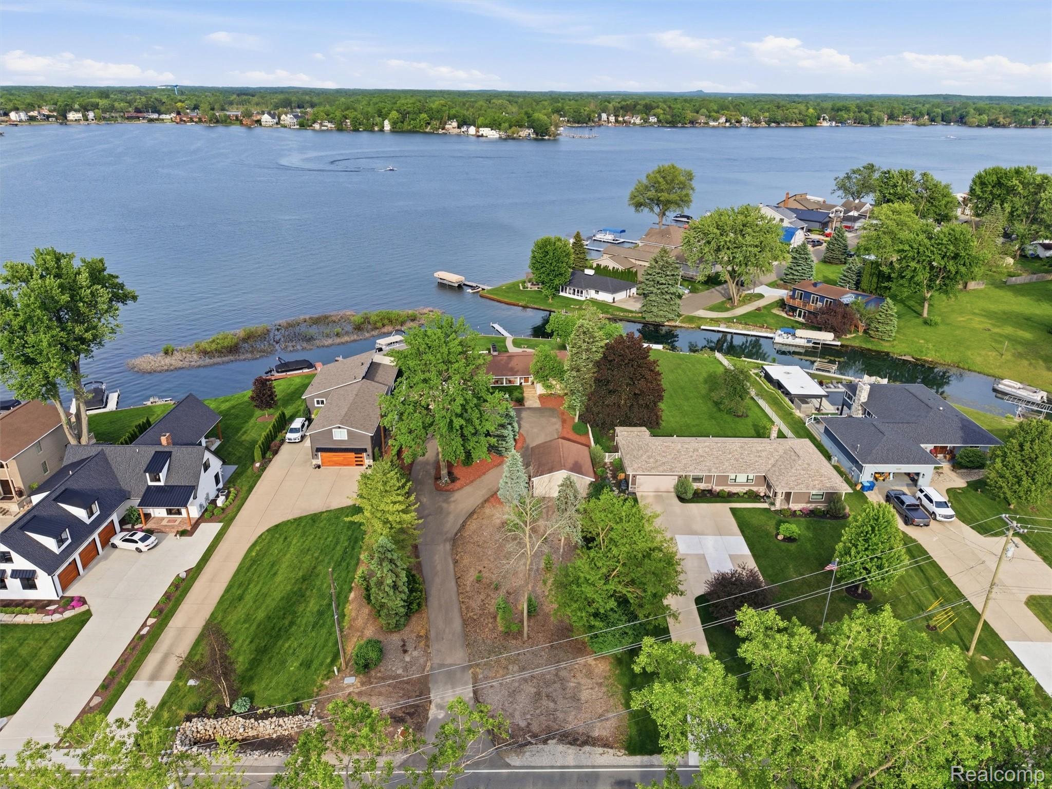 12099 Torrey Road Fenton, MI 48430 - Photo 45 of 60 08-DJI_20260526183844_0220_D.jpg