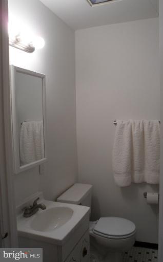 7456 Lawrence Road Baltimore, MD 21222 - Photo 12 of 18 Bath