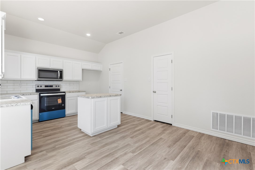 218 West Ruby Road Harker Heights, TX 76548 - Photo 13 of 34 Kitchen