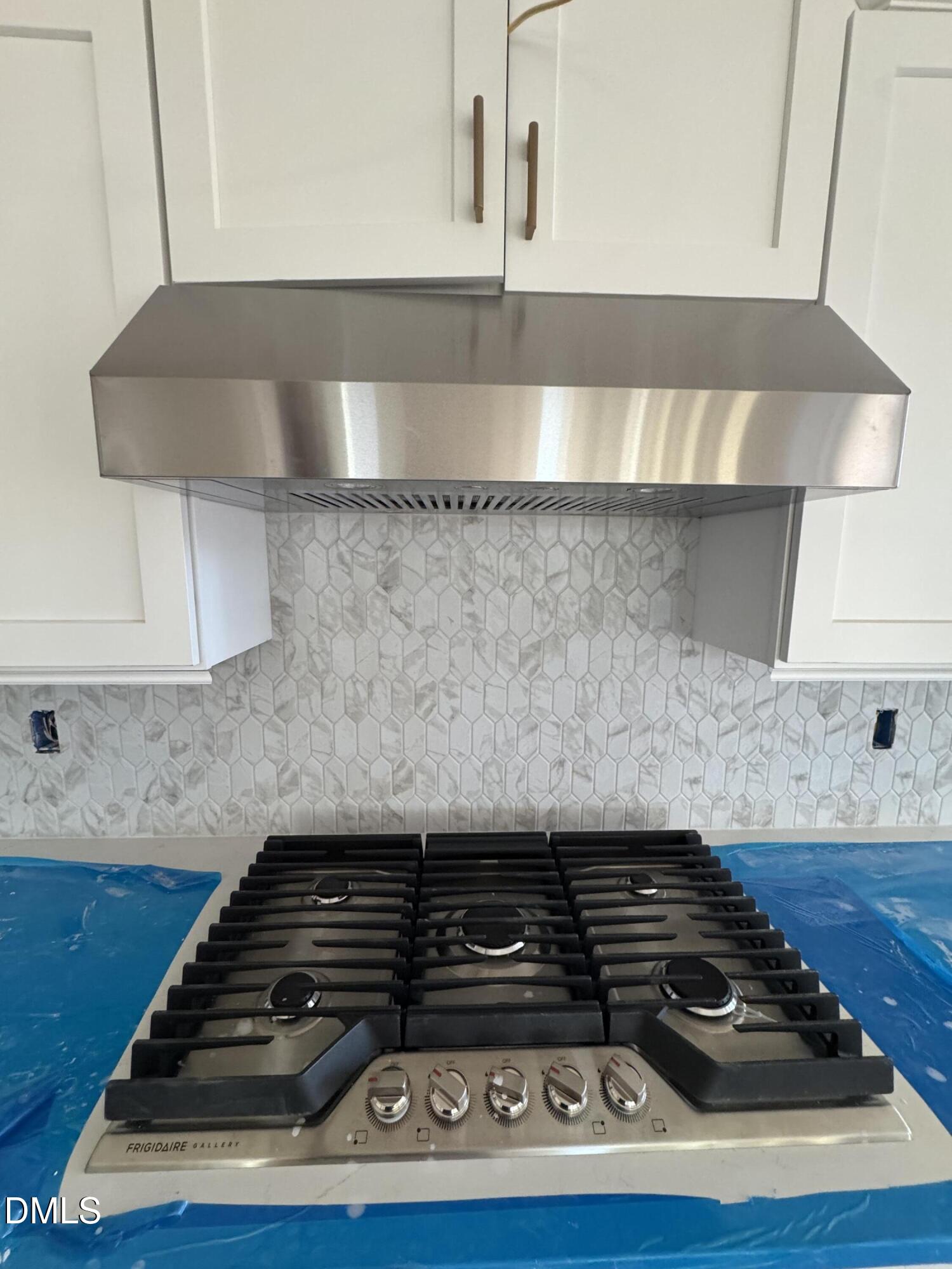 45 West Victoria Ridge Drive, Unit 32 Selma, NC 27576 - Photo 6 of 11 Stove