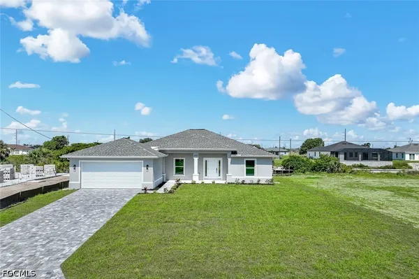 $345,000 | 2622 Northeast 1st Place, Cape Coral, FL 33909