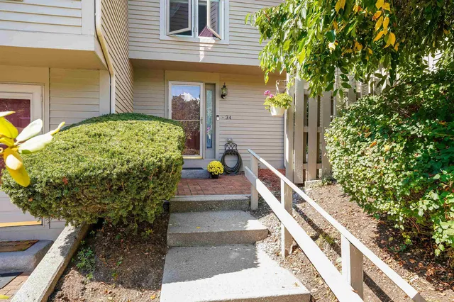 $475,000 | 34 Briston Court, Bedford, NH 03110