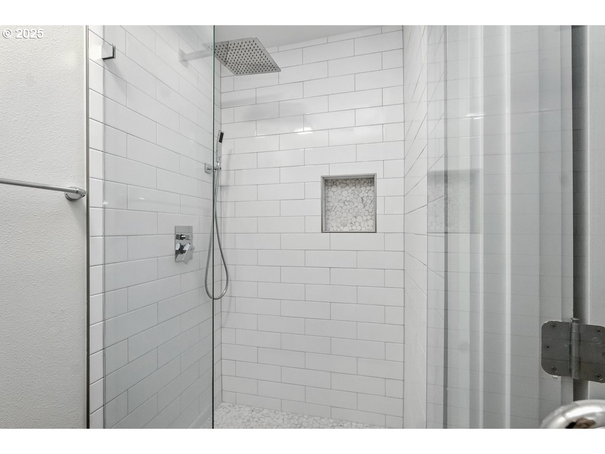 11639 Southwest Champlin Lane Beaverton, OR 97007 - Photo 26 of 35