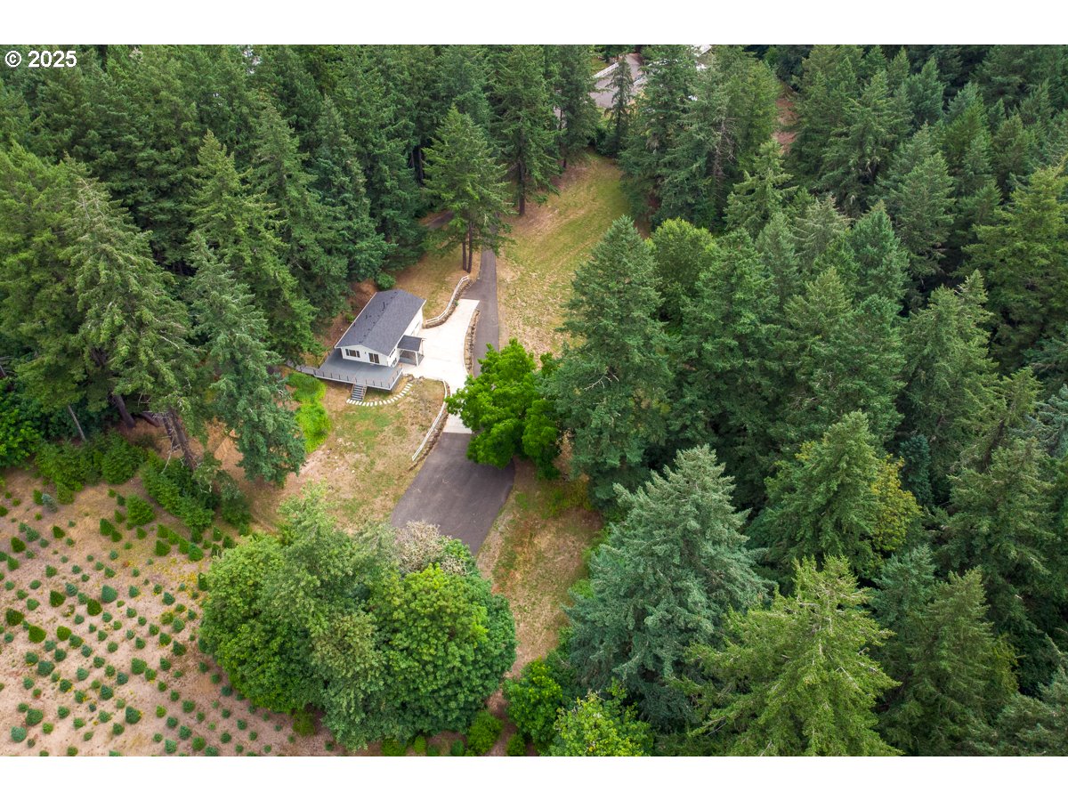 11639 Southwest Champlin Lane Beaverton, OR 97007 - Photo 9 of 35