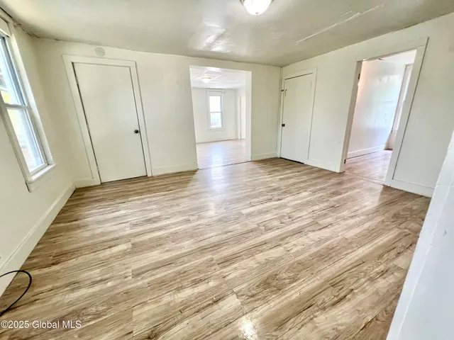 $1,500 | 27 Milton Avenue, Unit 1ST FLOOR 1, Amsterdam, NY 12010