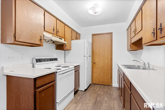 $599,900 | 2875 Taylor Avenue, Springfield, IL 62703