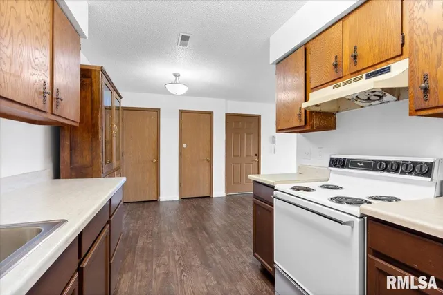 $599,900 | 2875 Taylor Avenue, Springfield, IL 62703