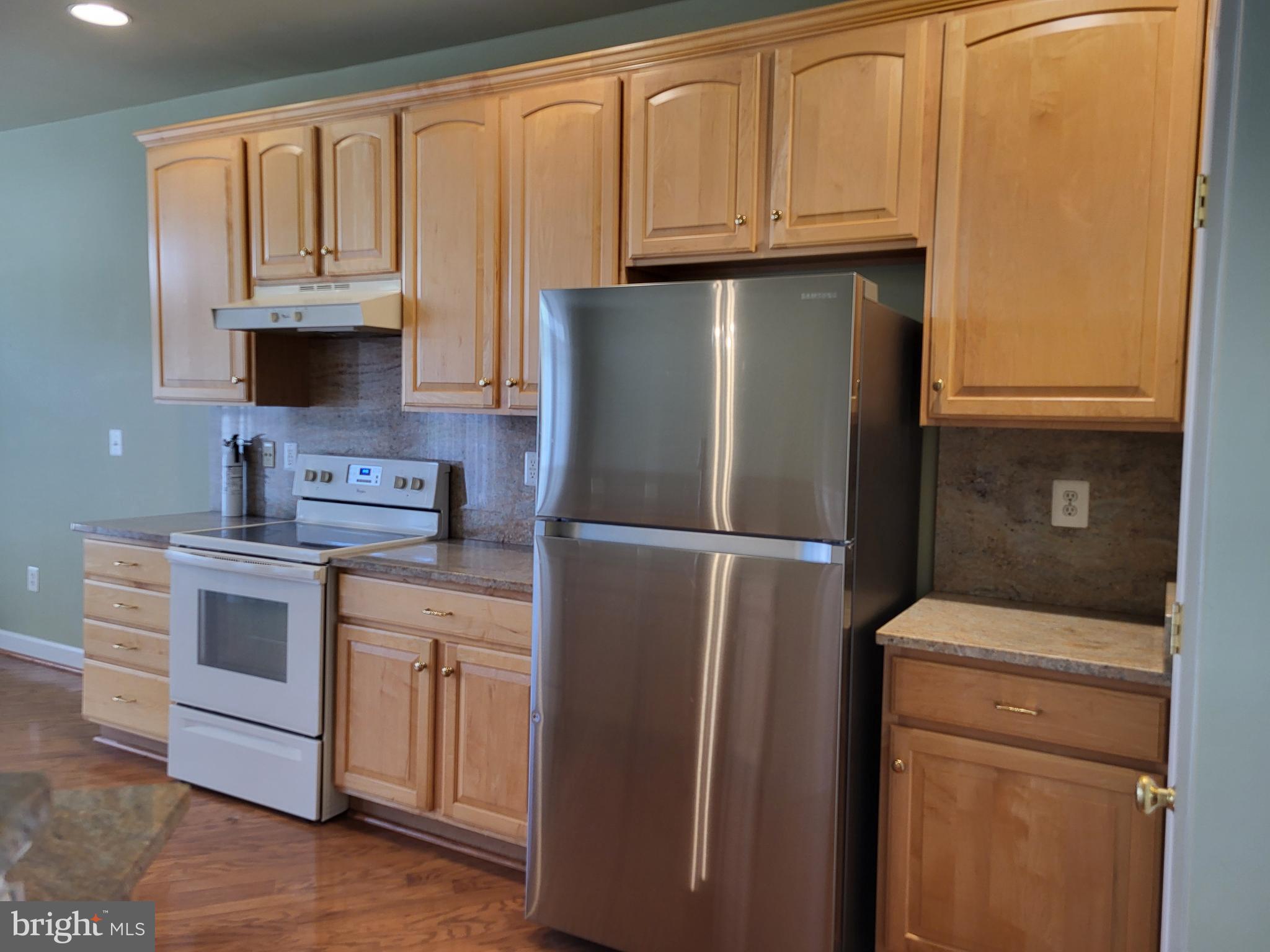 14051 Rockingham Road Germantown, MD 20874 - Photo 3 of 26 granite counters