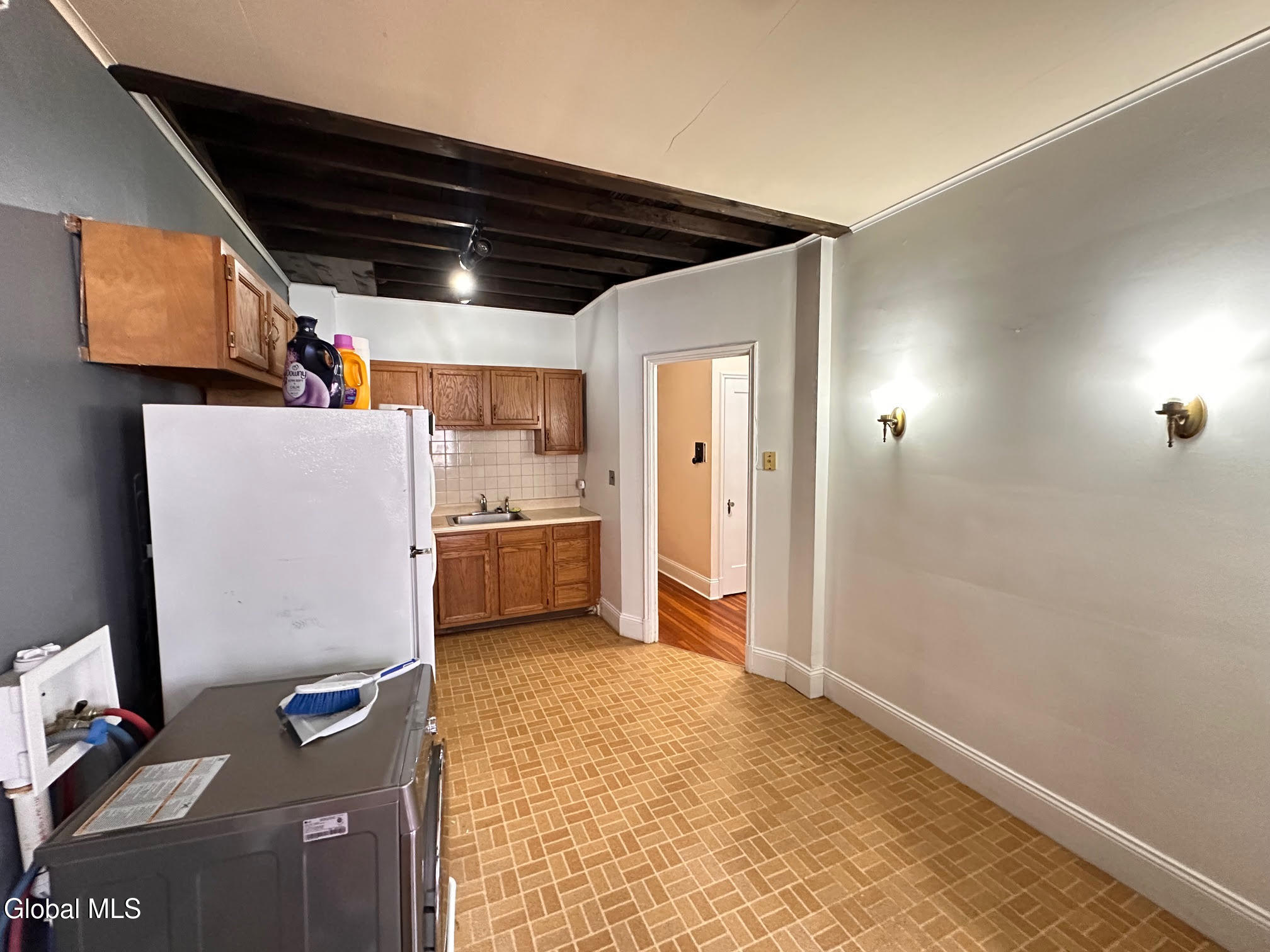 15 2nd Street, Unit 2 Troy, NY 12180 - Photo 4 of 10 31`11`