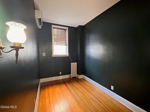 $1,700 | 15 2nd Street, Unit 2, Troy, NY 12180