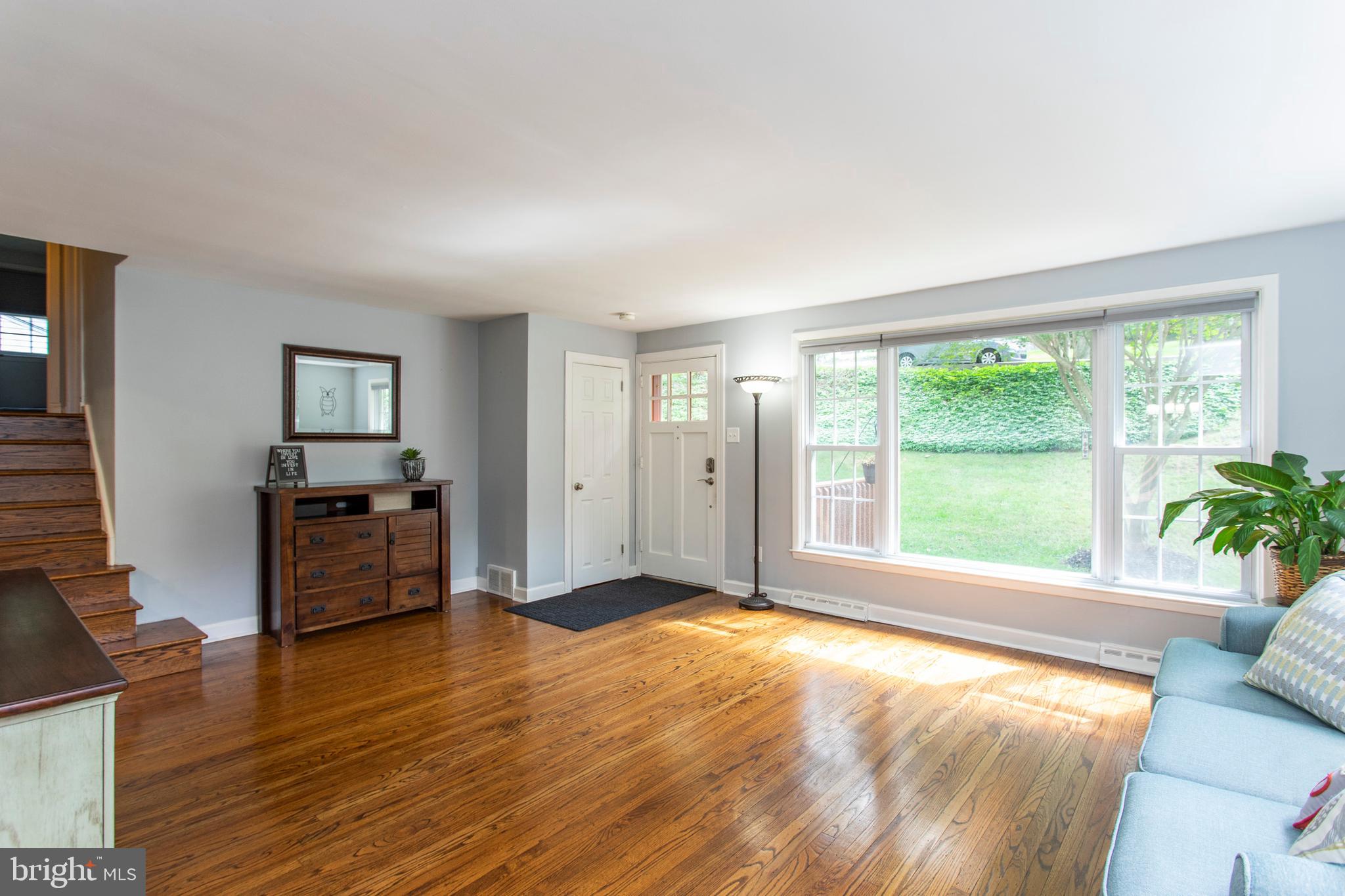 635 Forest Road Wayne, PA 19087 - Photo 4 of 34