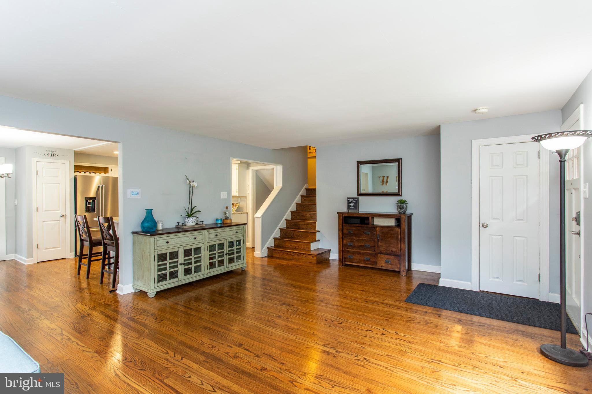 635 Forest Road Wayne, PA 19087 - Photo 5 of 34