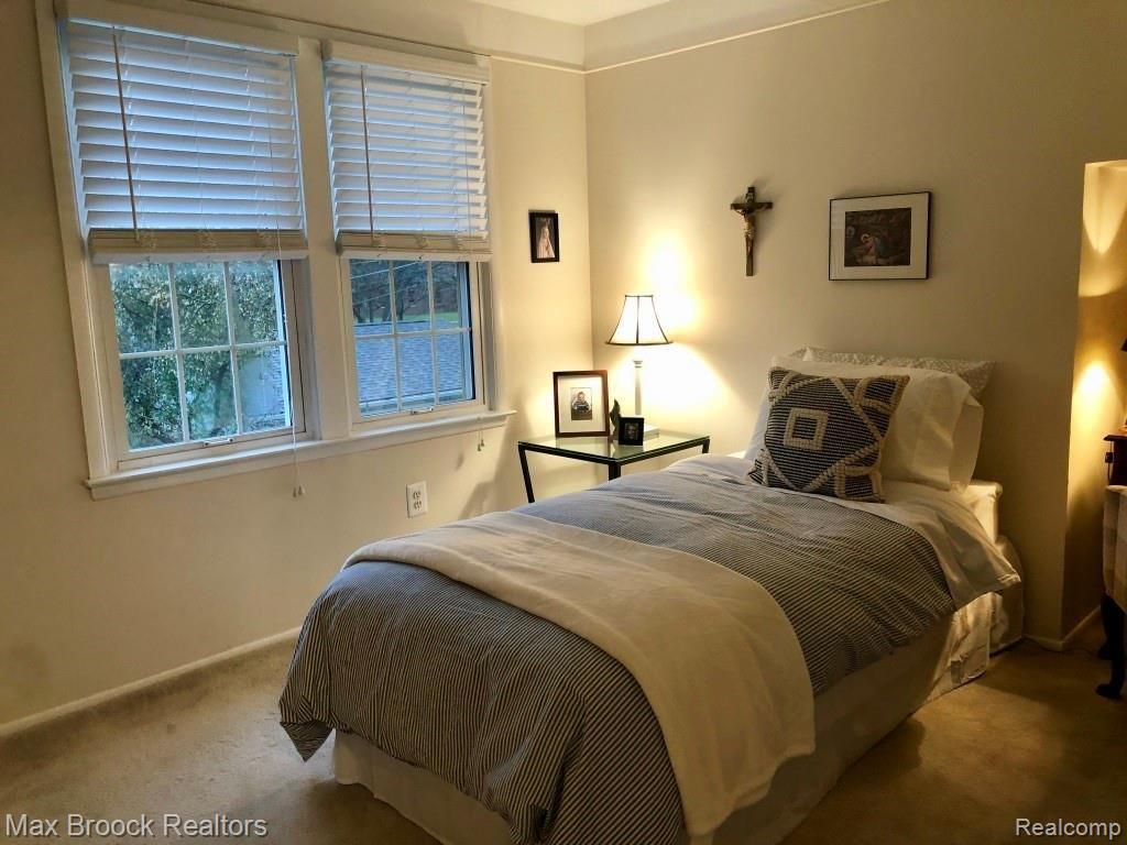1827 Mansfield Road Birmingham, MI 48009 - Photo 24 of 34 upstairs bedroom_.jpg