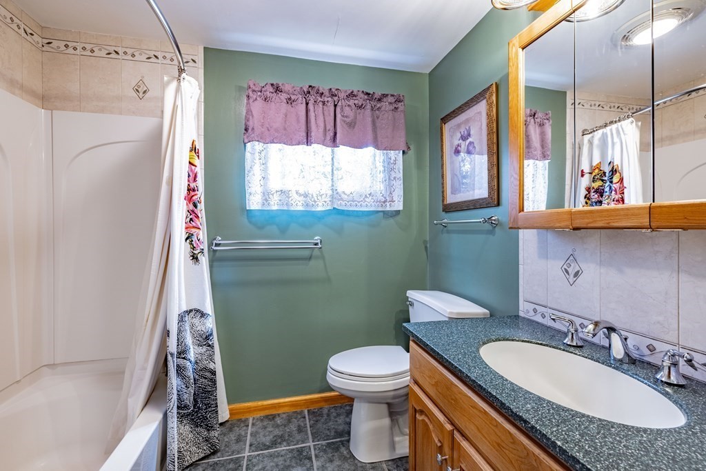41 Saffron Circle Springfield, MA 01129 - Photo 15 of 30