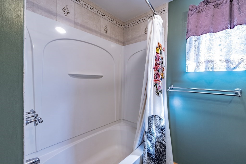 41 Saffron Circle Springfield, MA 01129 - Photo 16 of 30