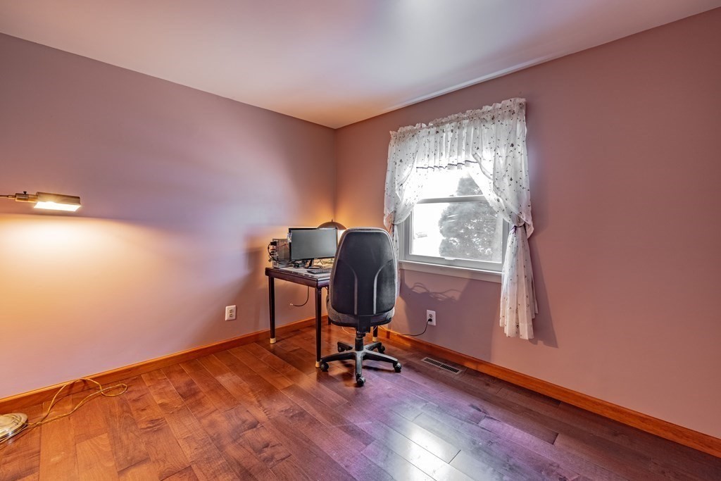 41 Saffron Circle Springfield, MA 01129 - Photo 18 of 30