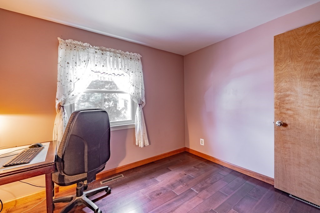 41 Saffron Circle Springfield, MA 01129 - Photo 19 of 30