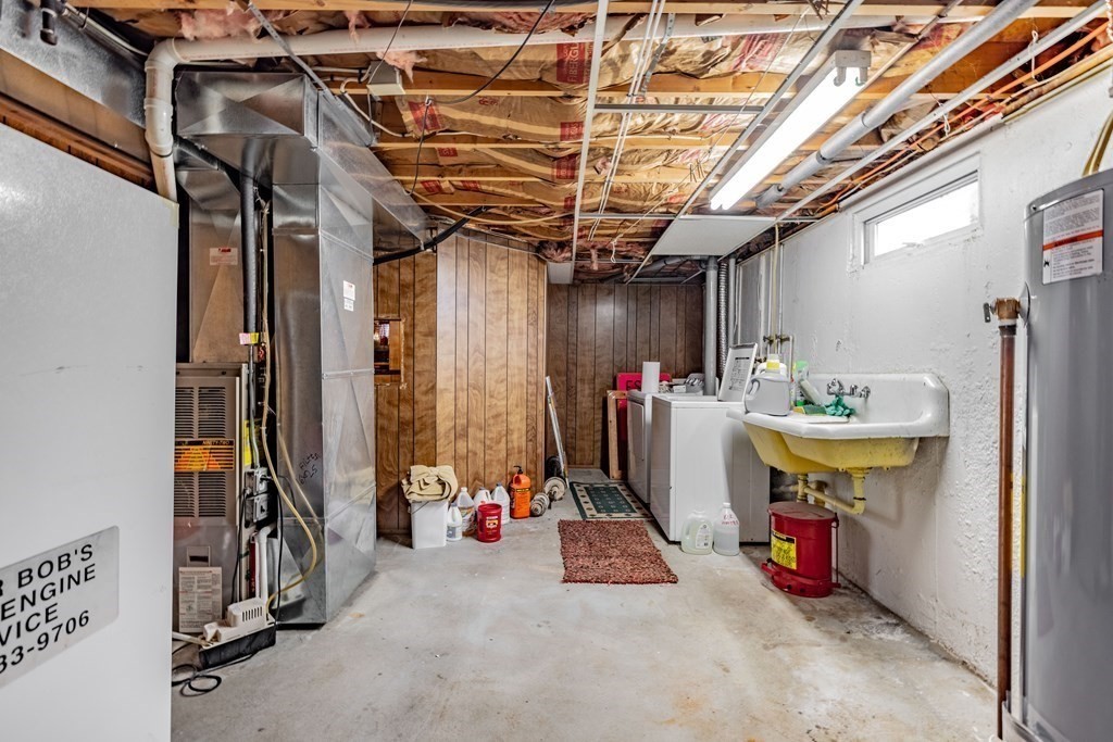 41 Saffron Circle Springfield, MA 01129 - Photo 25 of 30