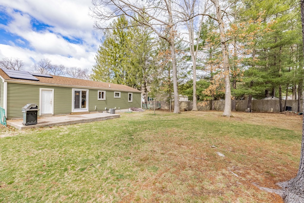 41 Saffron Circle Springfield, MA 01129 - Photo 27 of 30