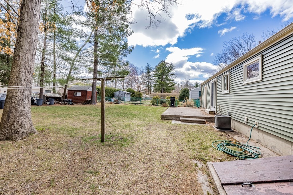 41 Saffron Circle Springfield, MA 01129 - Photo 28 of 30