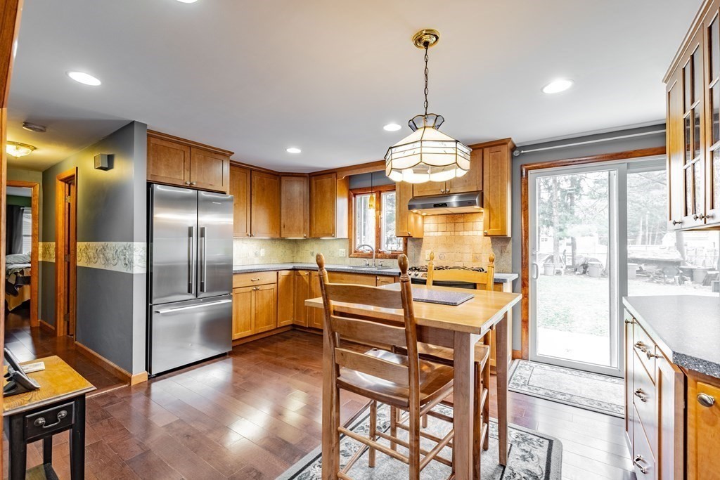 41 Saffron Circle Springfield, MA 01129 - Photo 4 of 30