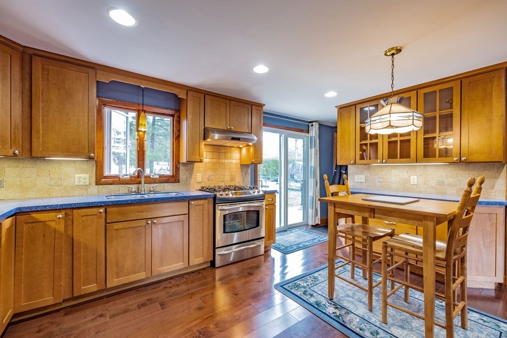 41 Saffron Circle Springfield, MA 01129 - Photo 5 of 30