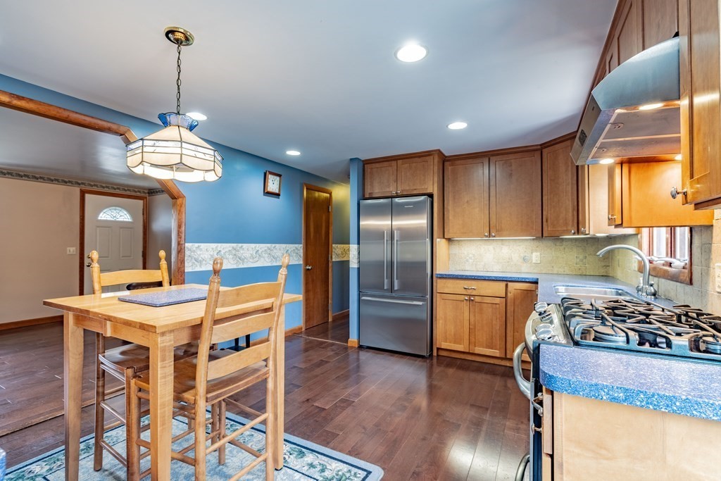 41 Saffron Circle Springfield, MA 01129 - Photo 7 of 30