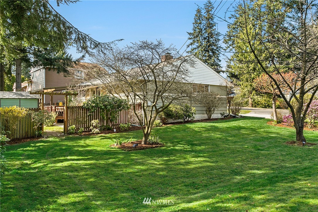 9502 224th Street Southwest Edmonds, WA 98020 - Photo 2 of 19 Gallery Image 2