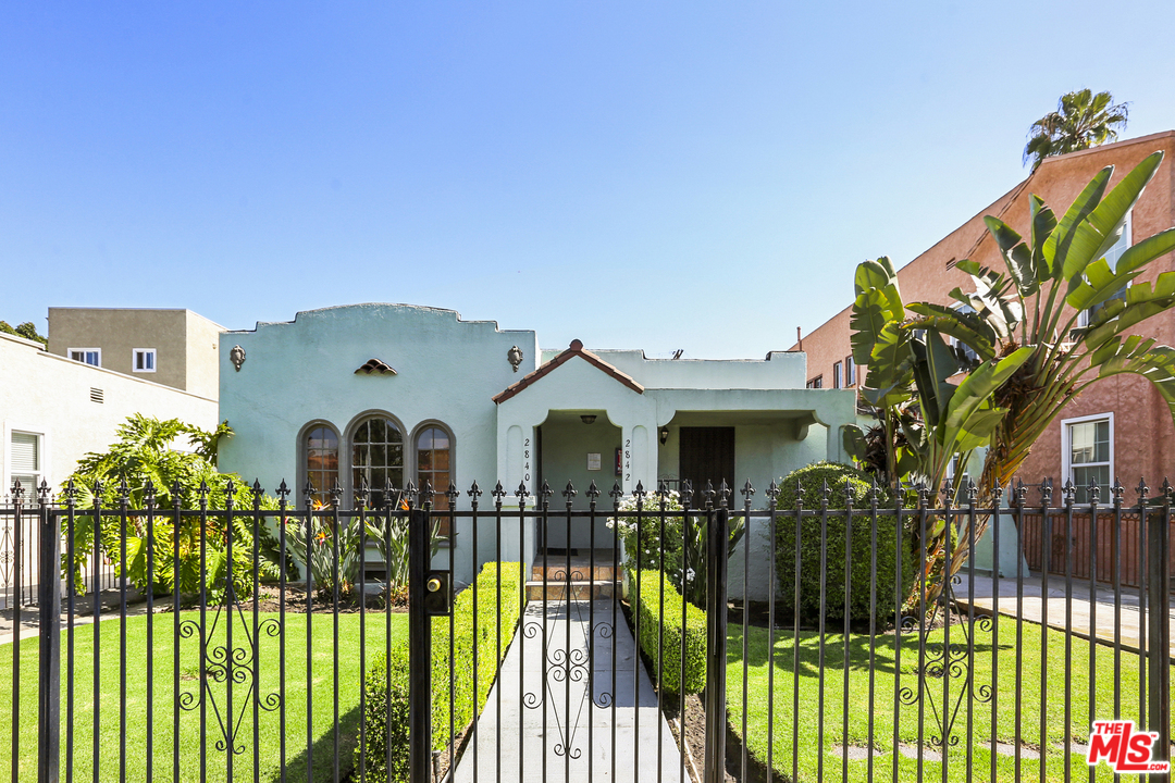 2840 Buckingham Road Los Angeles, CA 90016 - Photo 1 of 8 Gallery Image 1