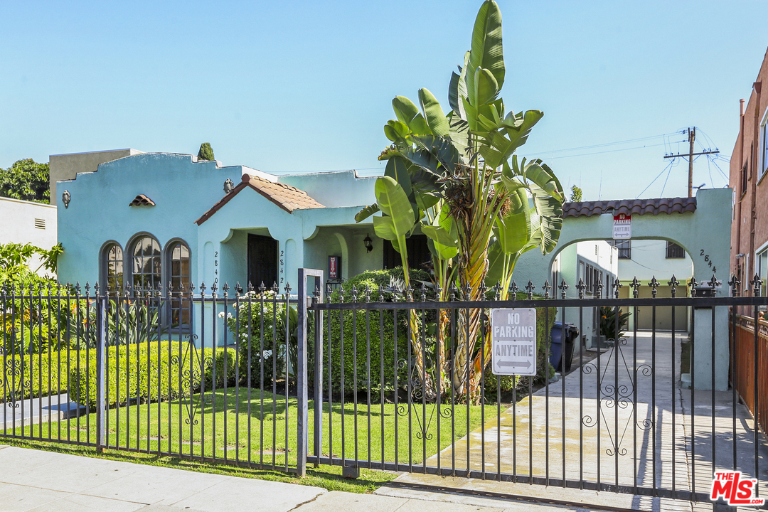 2840 Buckingham Road Los Angeles, CA 90016 - Photo 2 of 8 Gallery Image 2