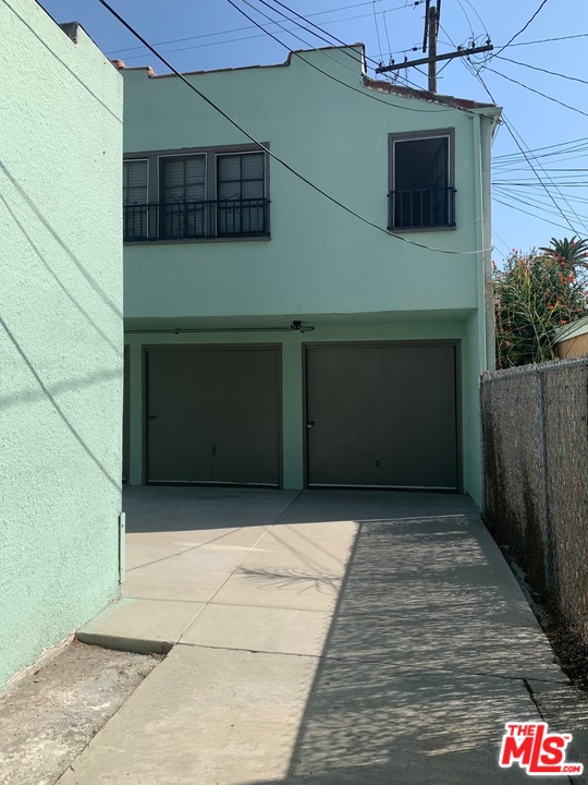 2840 Buckingham Road Los Angeles, CA 90016 - Photo 5 of 8 Gallery Image 5